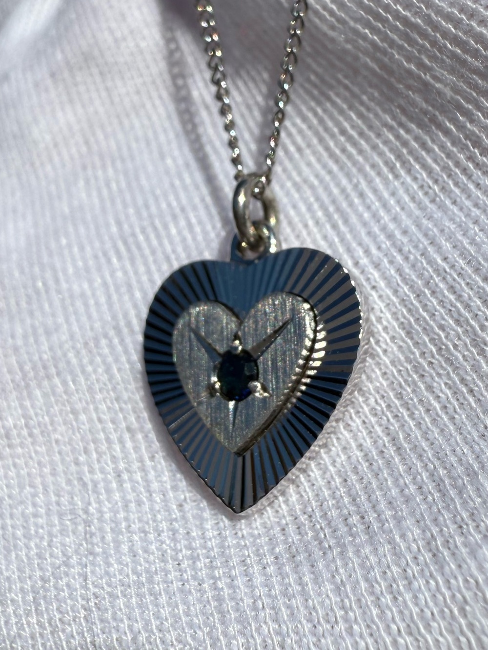 ✨ Sterling Silver Celestial Starburst Textured Heart Pendant Necklace ✨ - Picture 4 of 14